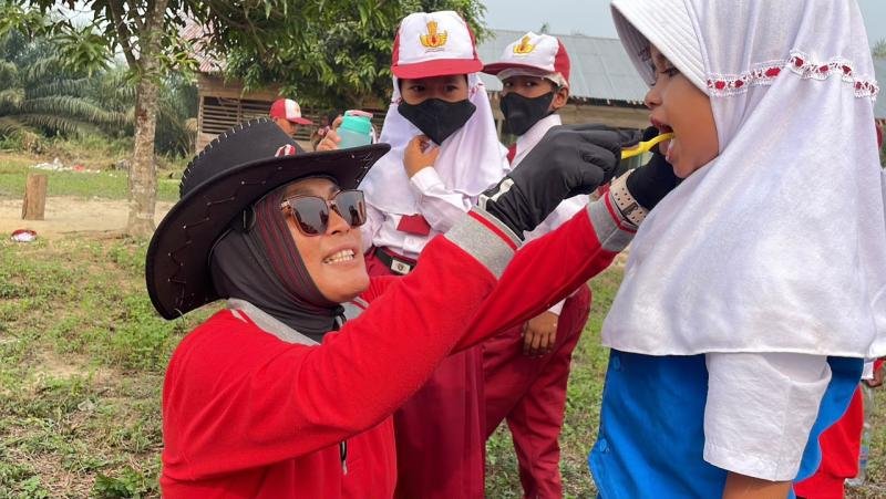 Jaga Kesehatan Gigi Sejak Dini, Murid SDN 008 Jarak Jauh Pematang Panjang Gelar Sikat Gigi Bersama